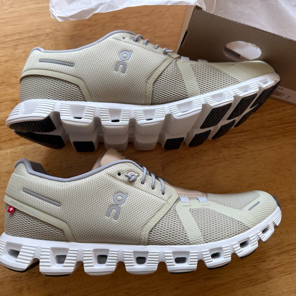 On Cloud Running Shoes Cloud 5 HAZE color size 10.
